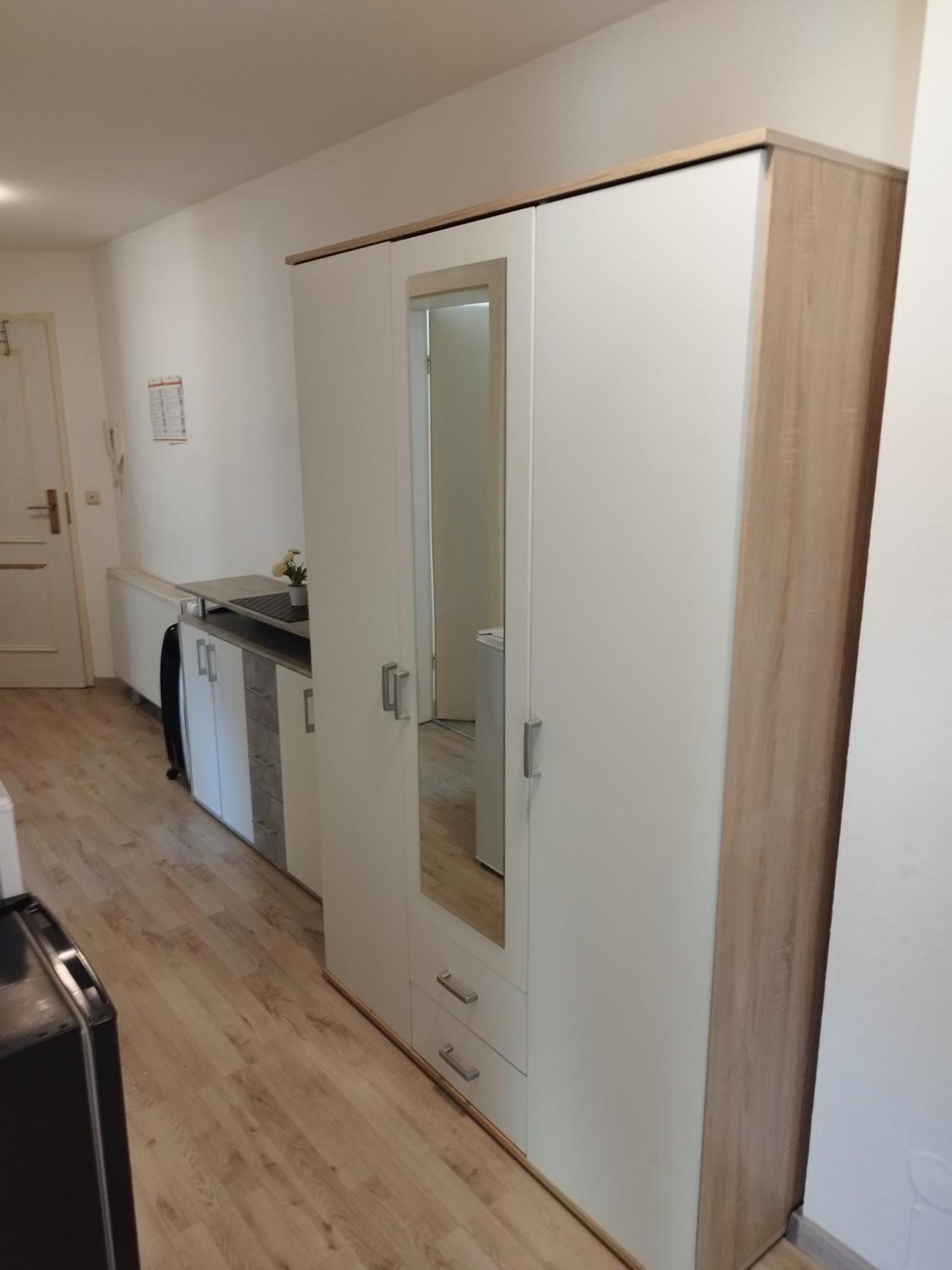 Flex Aparts - Grosse, Moeblierte Wohnung In Zwickau Mit 2 Zimmern Exteriér fotografie